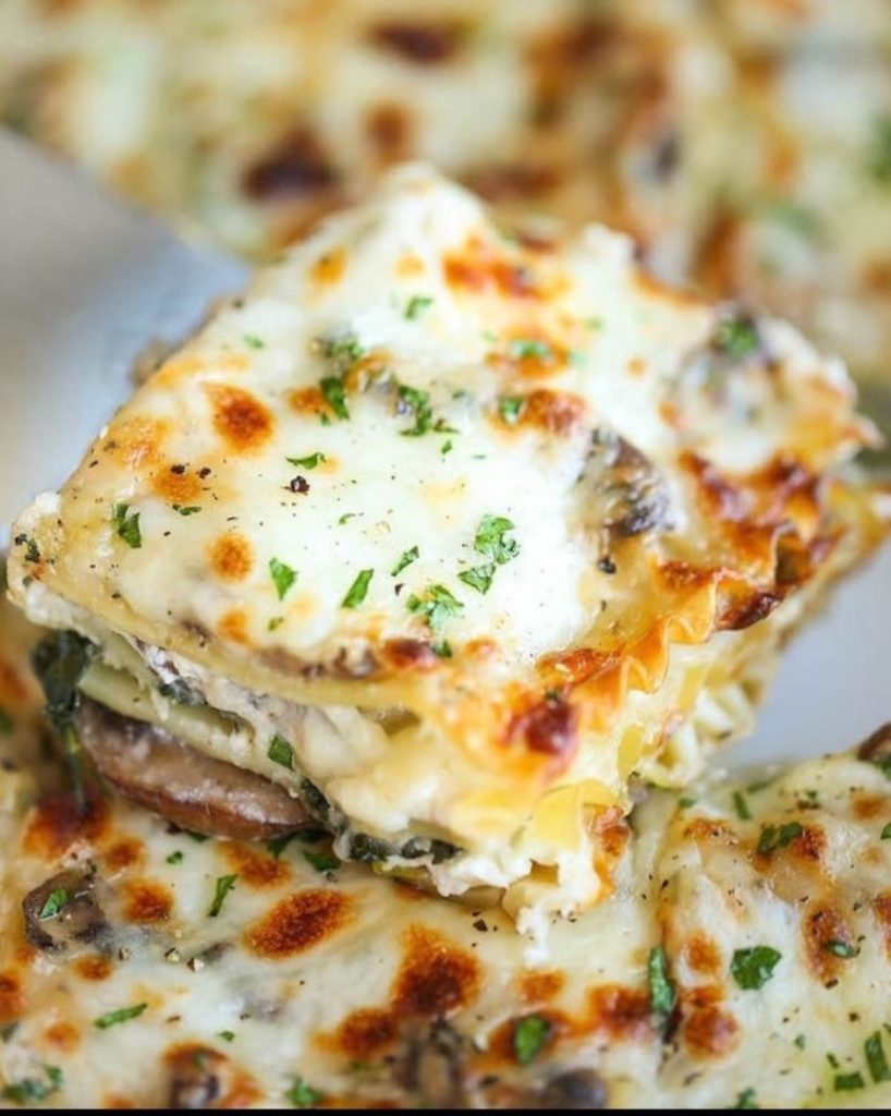 How To Make A Flavorful Mushroom and Spinach Lasagna